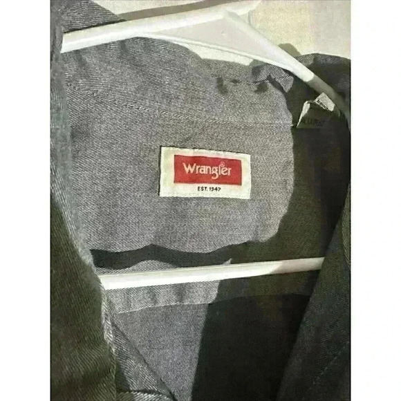 Wrangler Shirt Mens Size XL Grey Flex for Comfort Short Sleeve Button Up - Picture 2 of 7